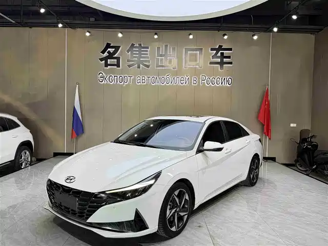 HYUNDAI ELANTRA