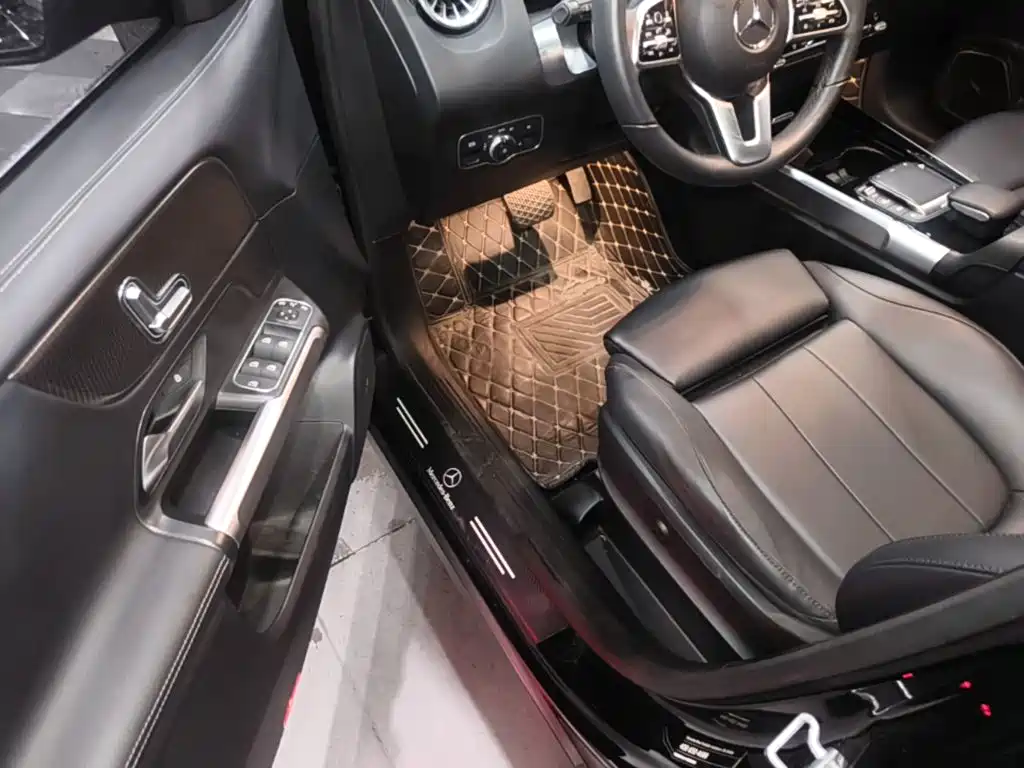 Mercedes-Benz GLB — миниатюра 16