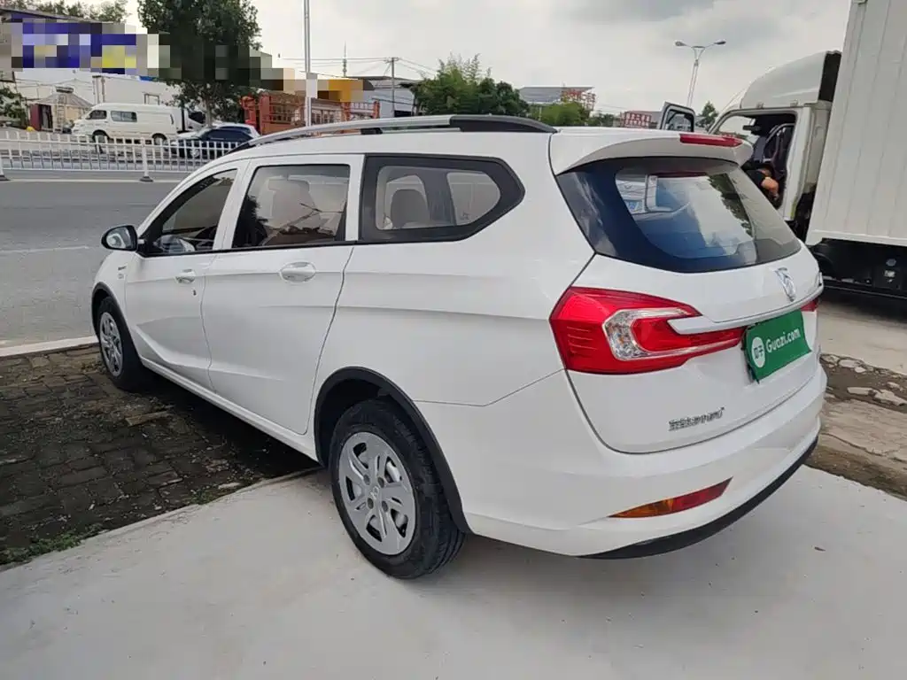 Baojun 310W — миниатюра 5