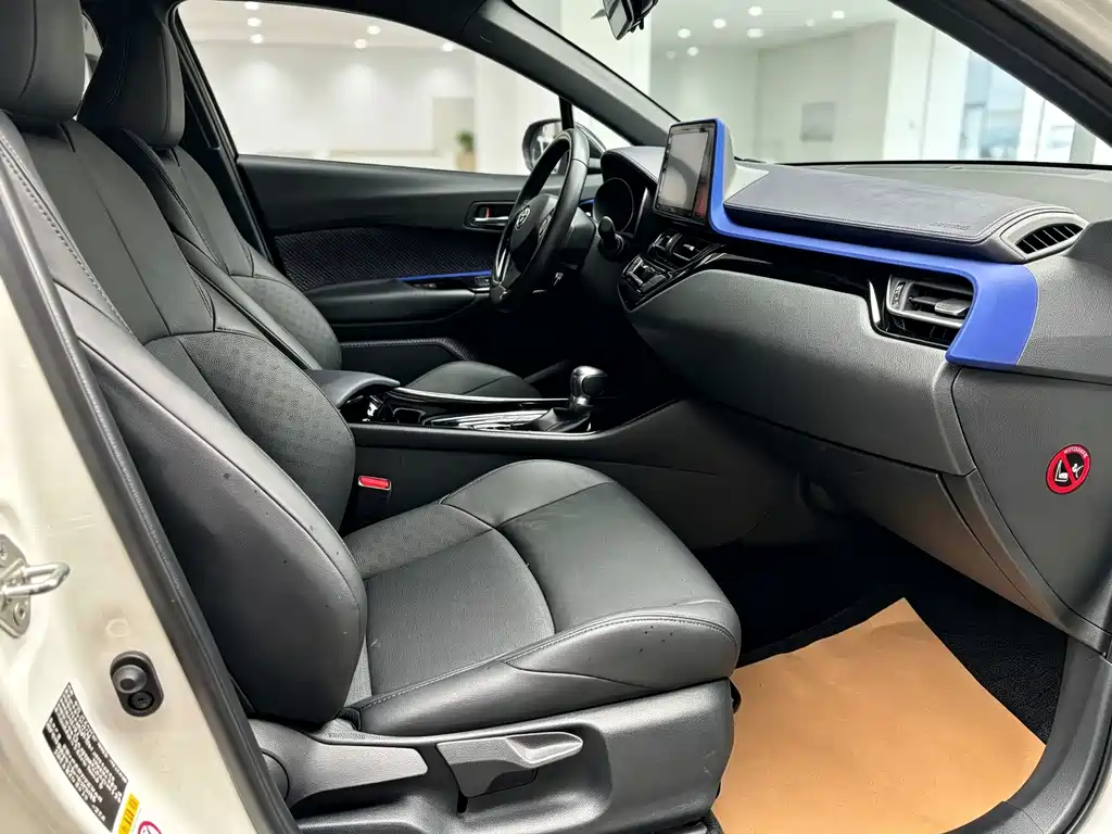 Toyota IZOA — миниатюра 6