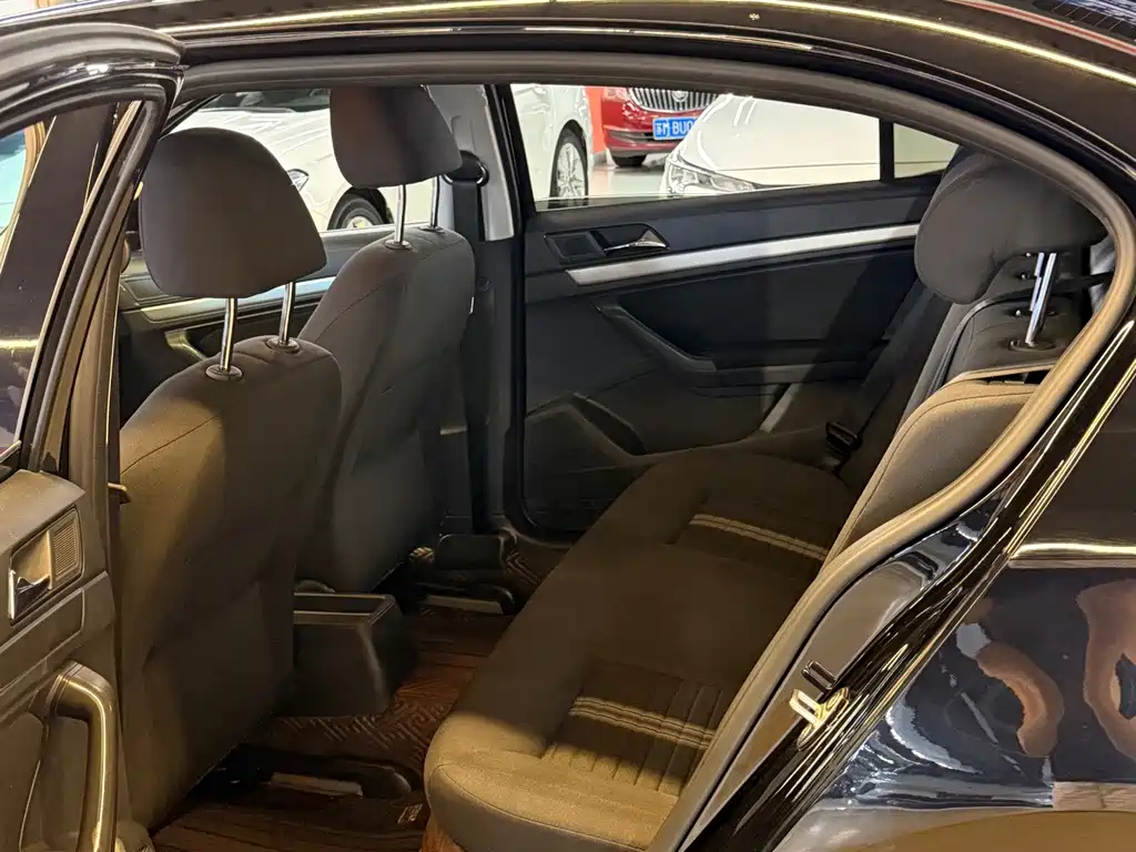 Volkswagen Lavida — миниатюра 8
