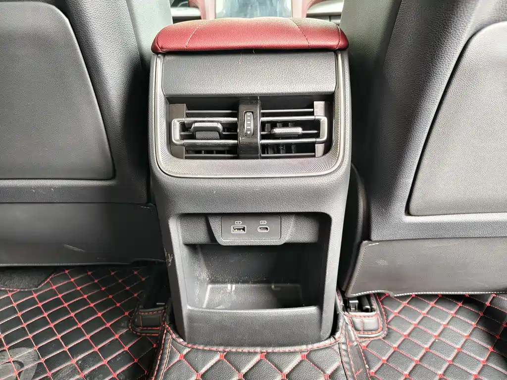 Hongqi Hongqi H5 — миниатюра 7