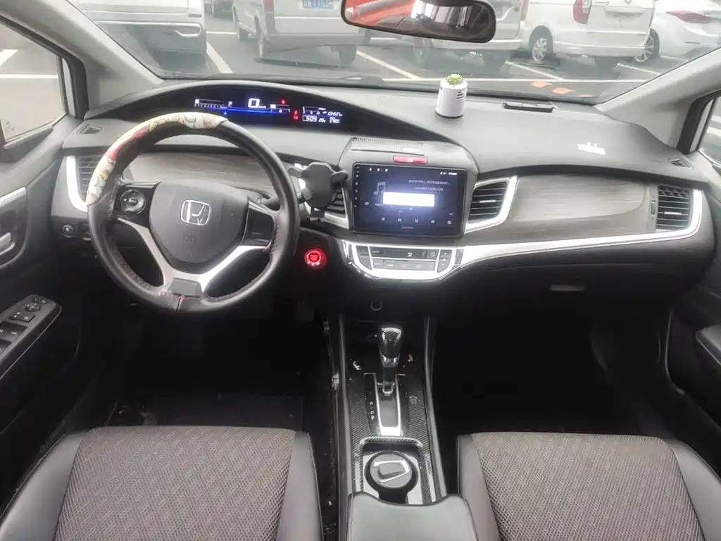 Honda Jade — миниатюра 10