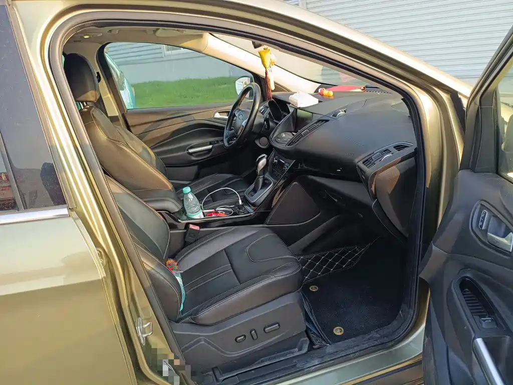 Ford Kuga — миниатюра 19