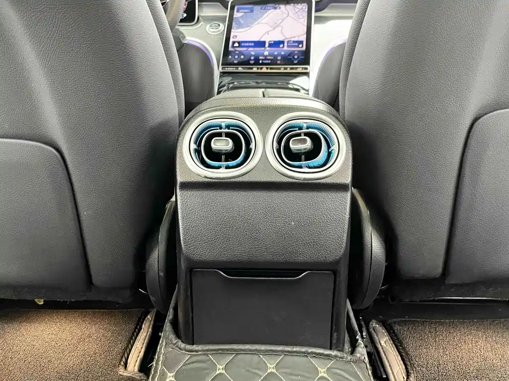 Mercedes-Benz C-Class — миниатюра 14