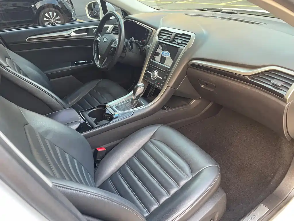 Ford Mondeo — миниатюра 10