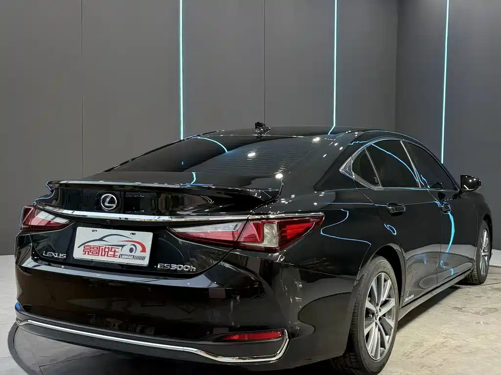 Lexus ES — миниатюра 6