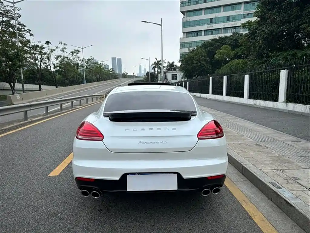 Porsche Panamera 2014 Panamera 4 3.0T
