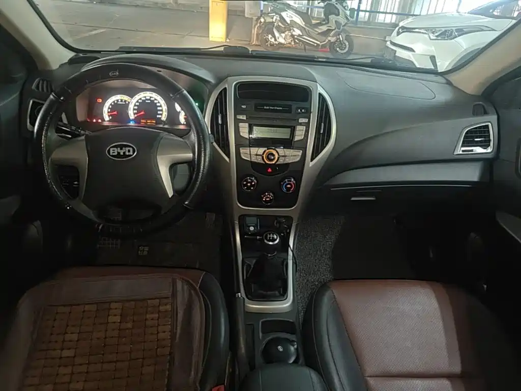 BYD F3 — миниатюра 10