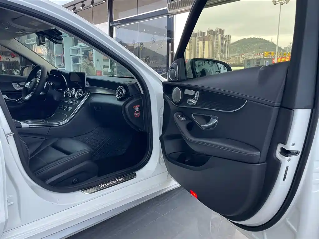 Mercedes-Benz C-Class 2021