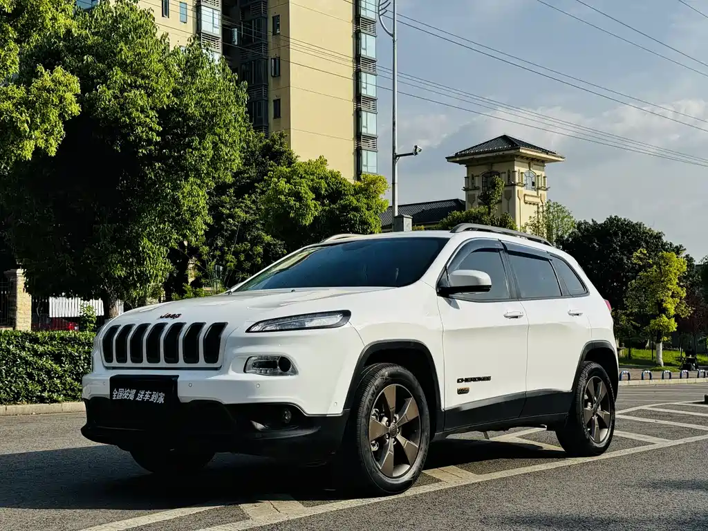 Jeep Cherokee 2016