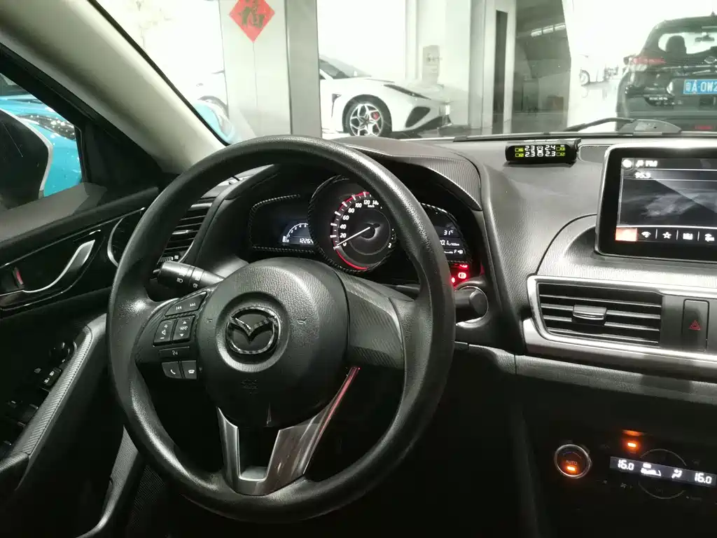 Mazda 3 Axela — миниатюра 11