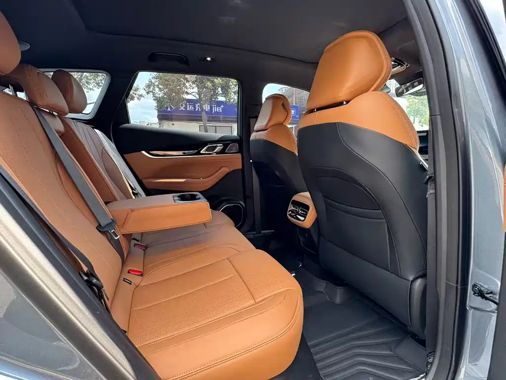 Geely Boyue L — миниатюра 21