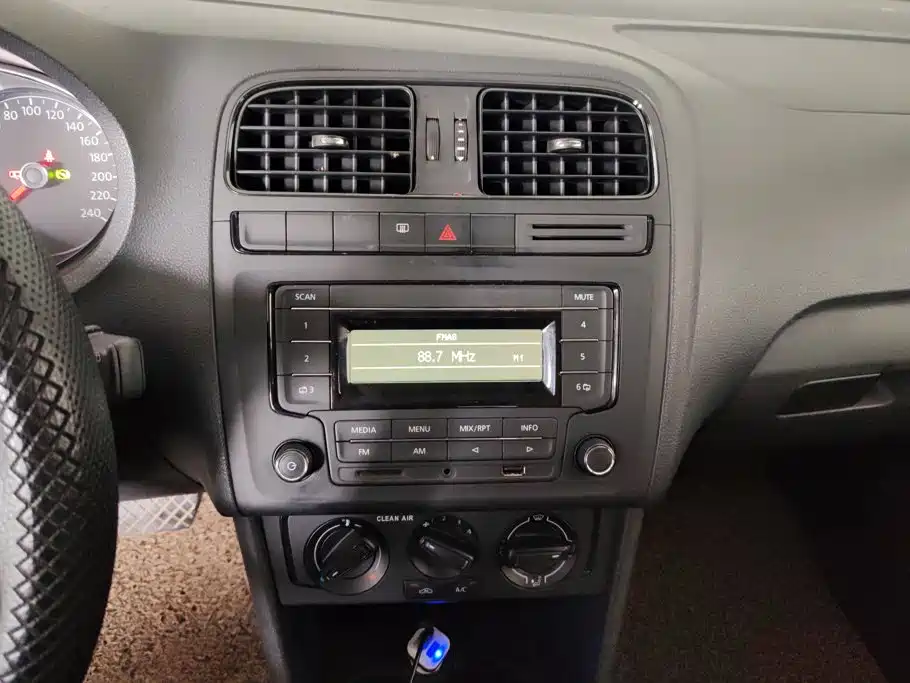 Volkswagen Polo — миниатюра 13
