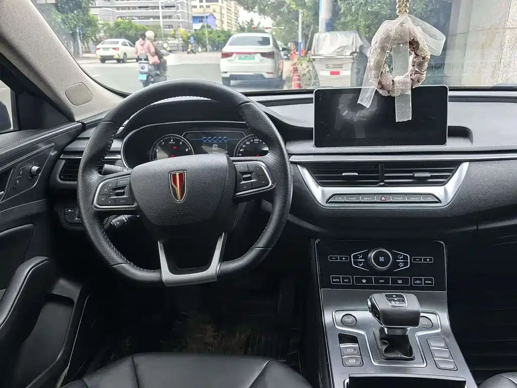 Hongqi H5 2020 1.8T AT