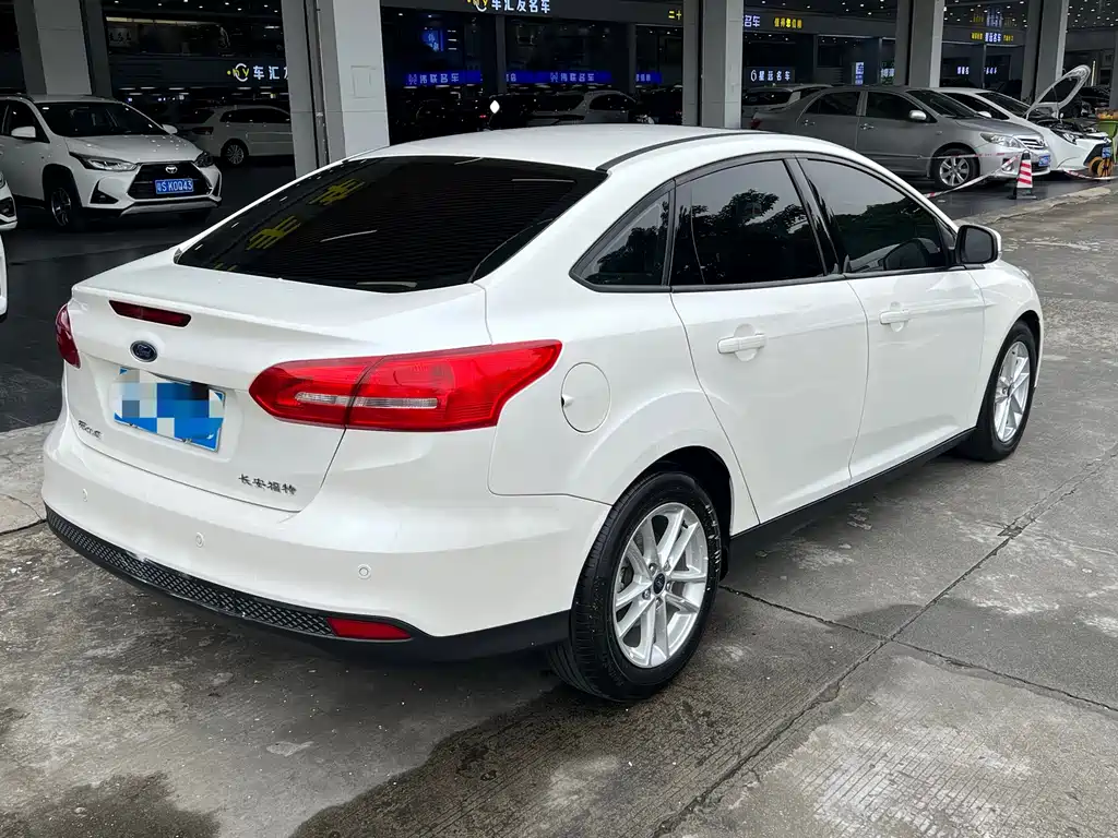 Ford Focus — миниатюра 11
