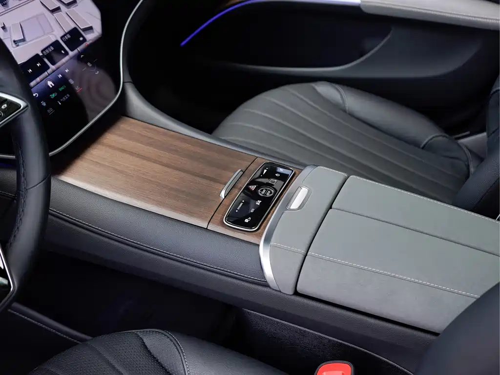 Mercedes-Benz EQS — миниатюра 17