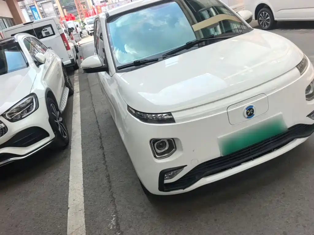 Xinri 华晨新日i03A — миниатюра 4