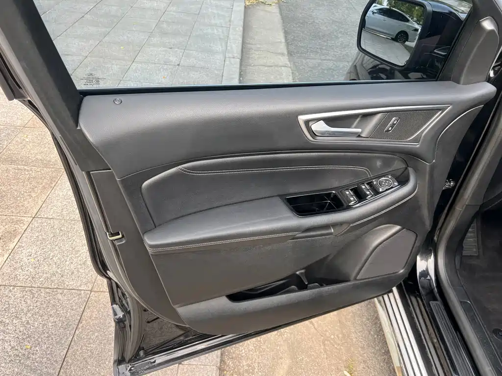 Ford Edge — миниатюра 12