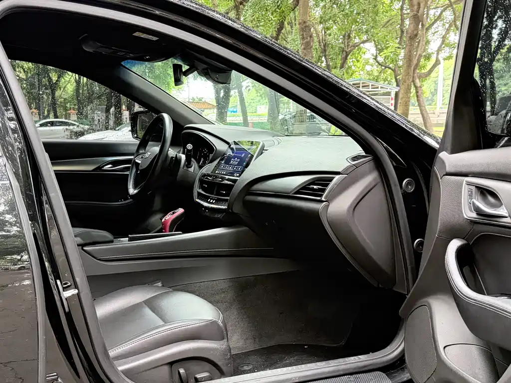 Cadillac CT5 — миниатюра 9