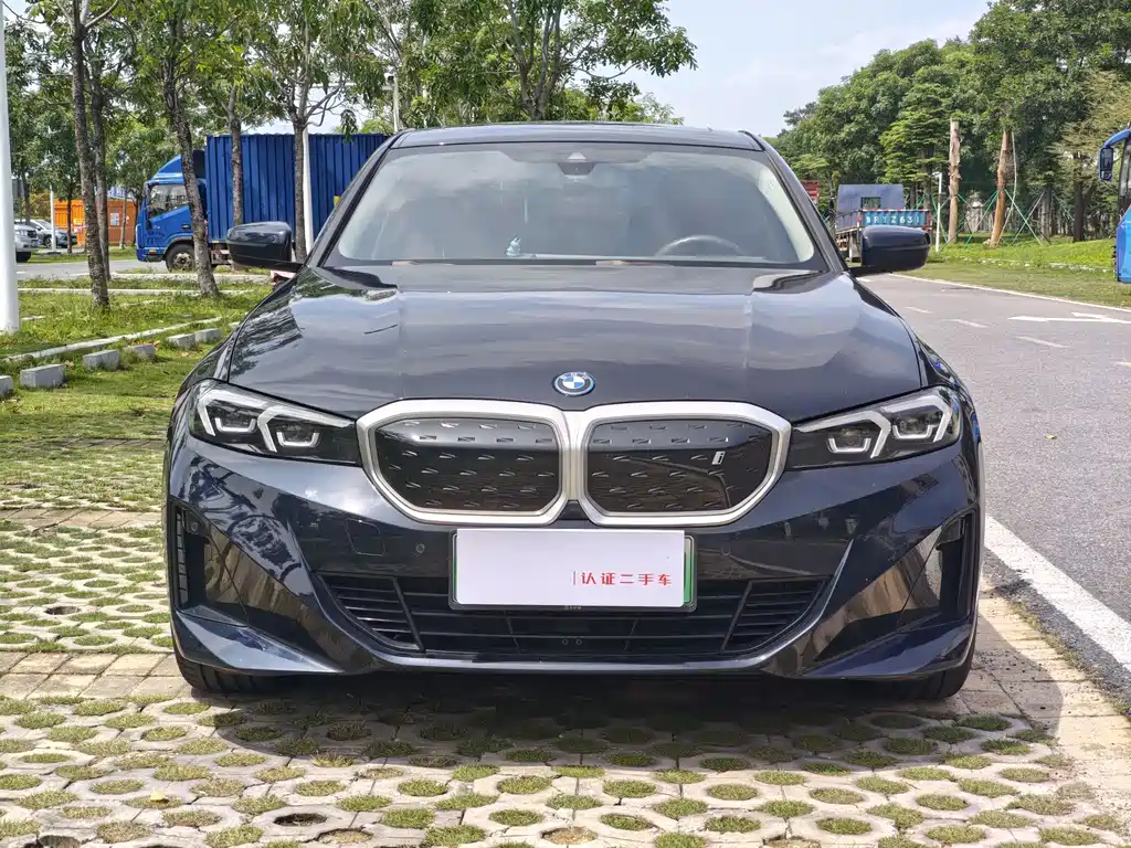 BMW i3 2024 eDrive 35 L