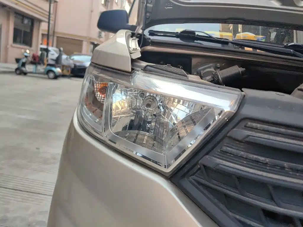 Wuling Hongguang V — миниатюра 7
