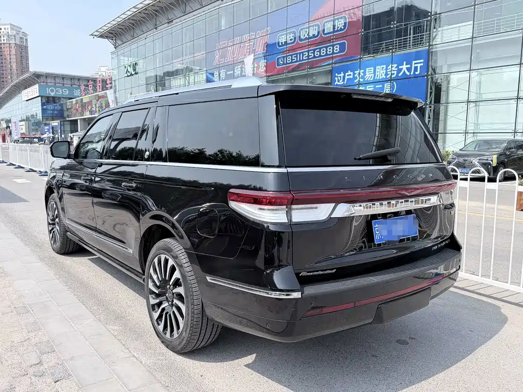 Lincoln Navigator — миниатюра 3