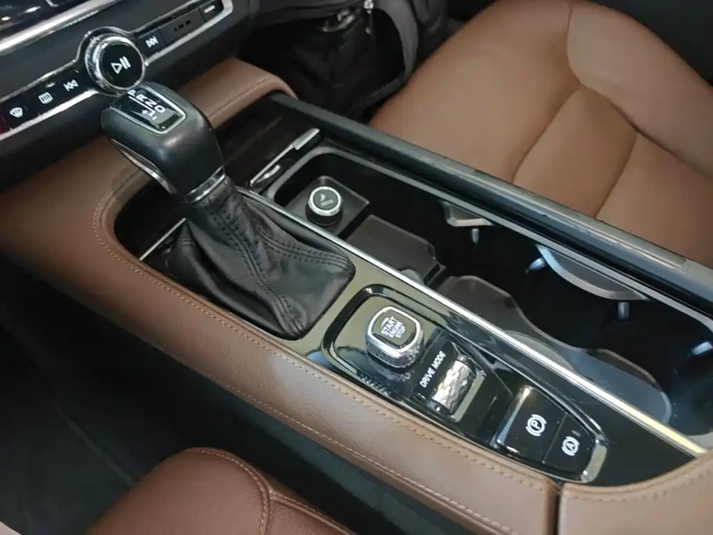 Volvo S90 — миниатюра 14