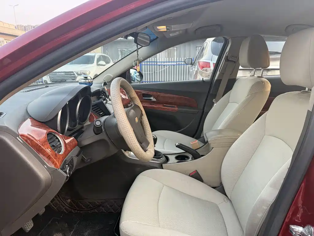 Chevrolet Cruze 2015 1.5L SL MT
