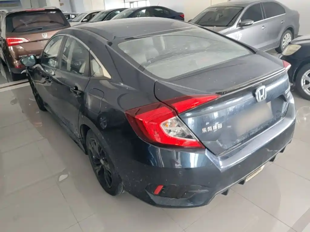 Honda Civic — миниатюра 5