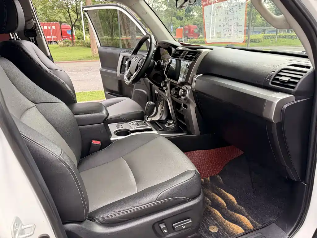 Toyota 4Runner 2019 4.0L AT