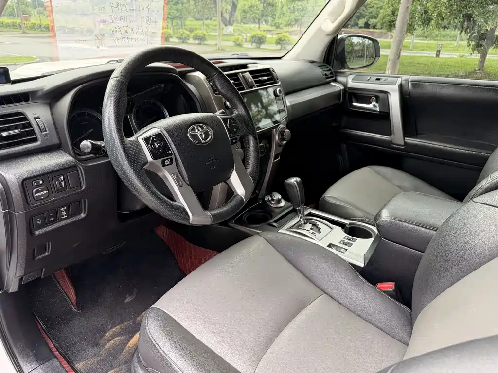 Toyota 4Runner 2019 4.0L AT