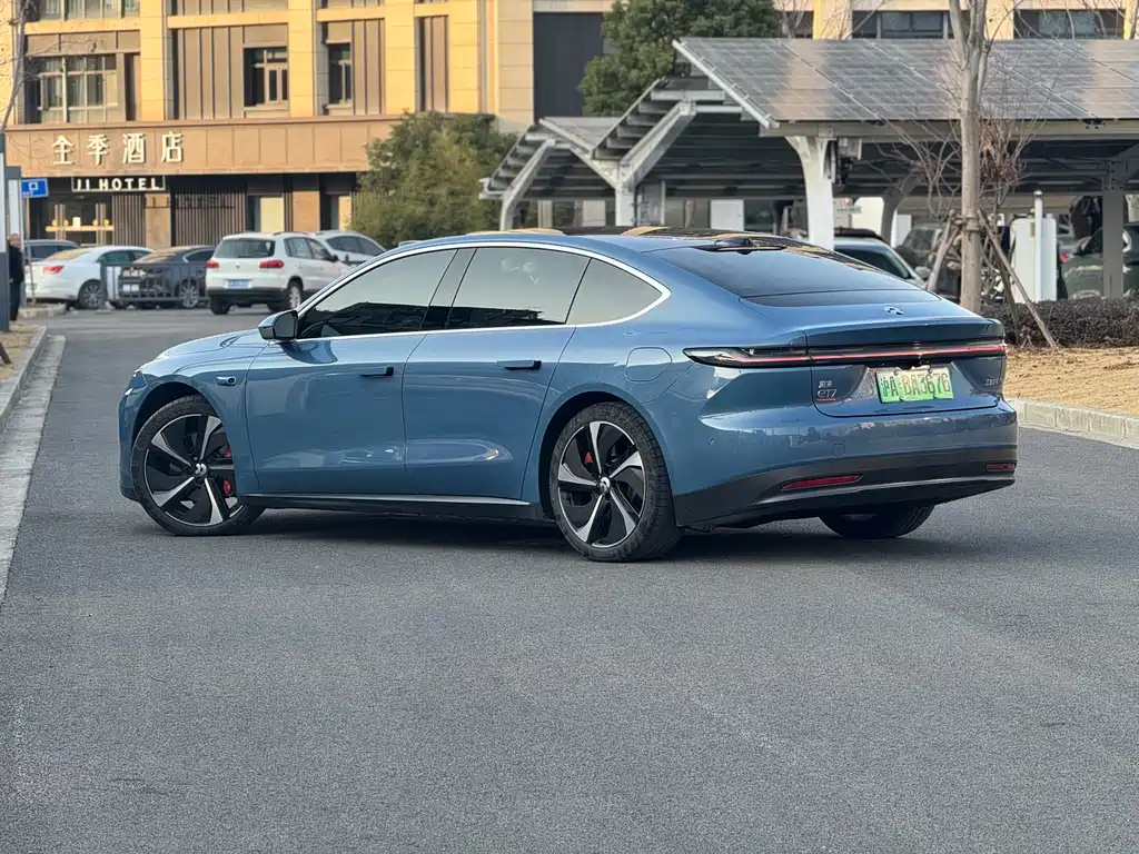NIO NIO ET7