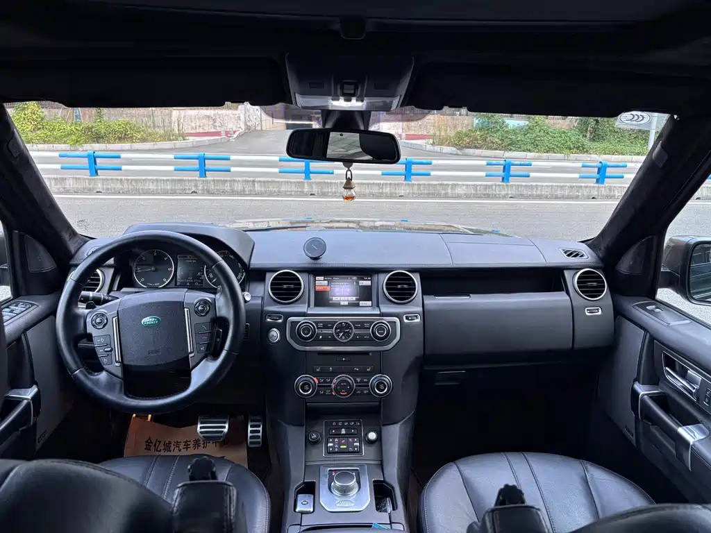 Land Rover Discovery — миниатюра 10