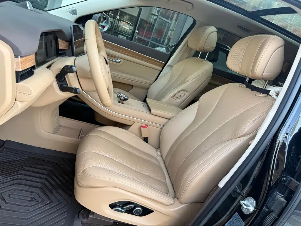 AITO ASK THE WORLD M7