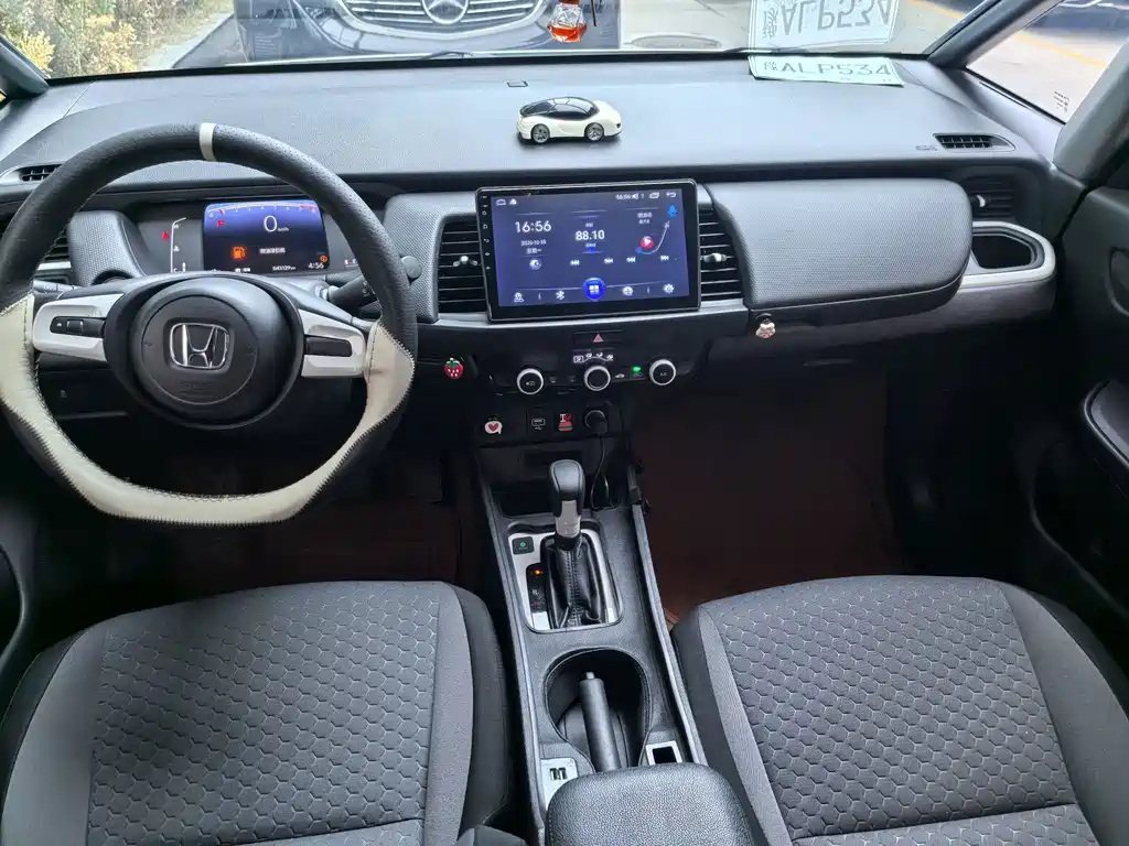 Honda Fit — миниатюра 6