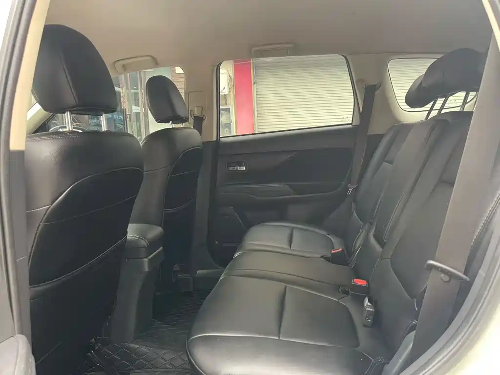 Mitsubishi Outlander 2020 2.0L 5 мест