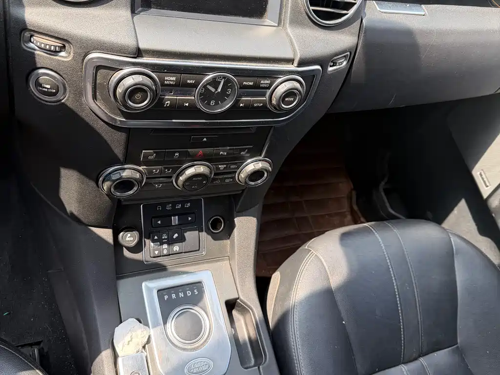 Land Rover Discovery 2015 3.0 SC V6 SE