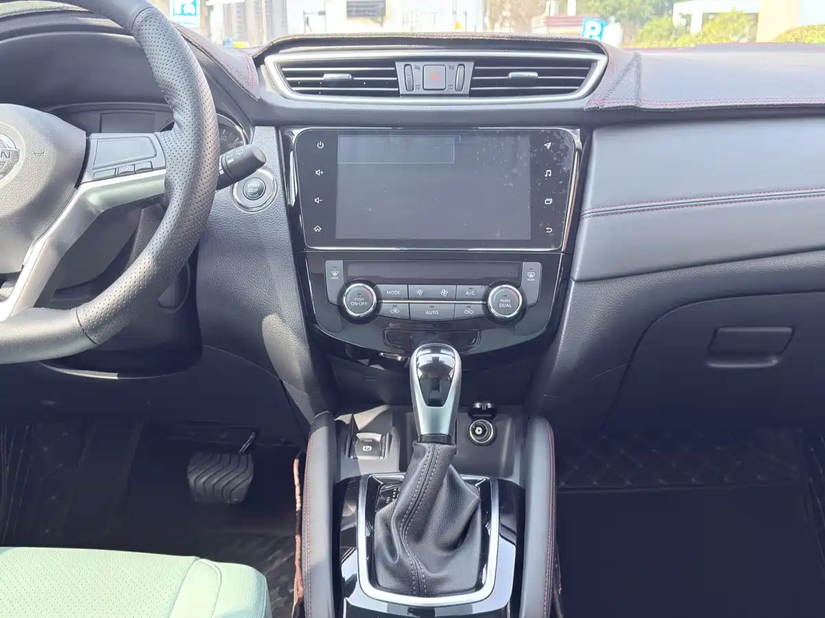 Nissan Qashqai 2023 Белый из Китая