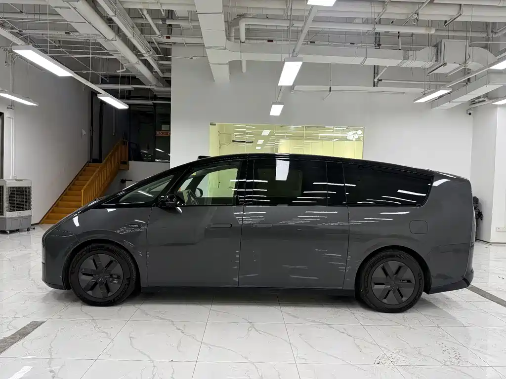 Li Auto Li MEGA — миниатюра 3