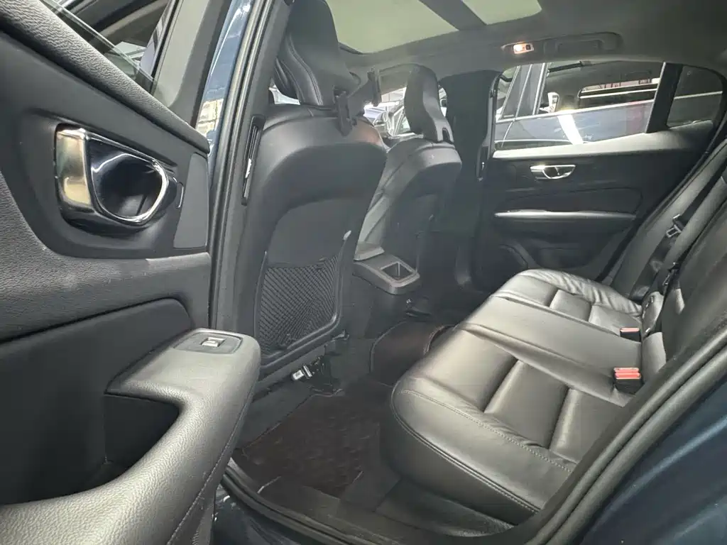 Volvo S60 — миниатюра 7