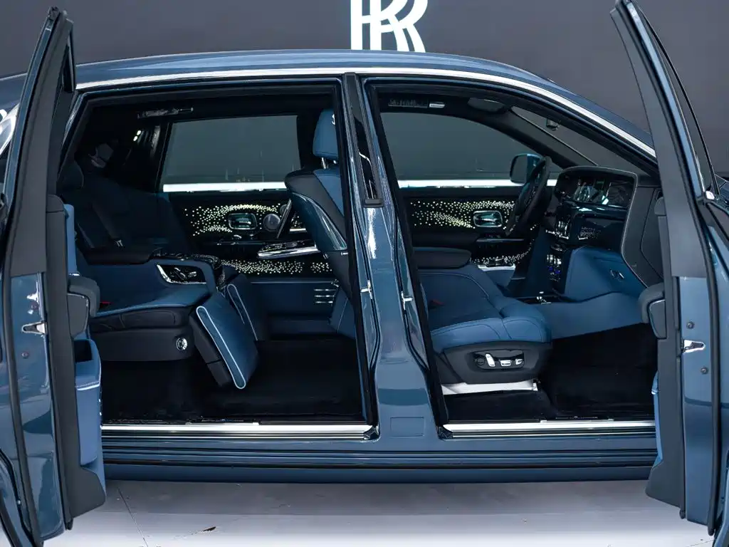 Rolls-Royce Phantom — миниатюра 6