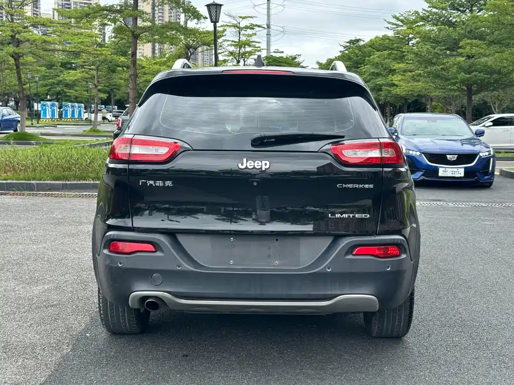 Jeep Cherokee — миниатюра 17