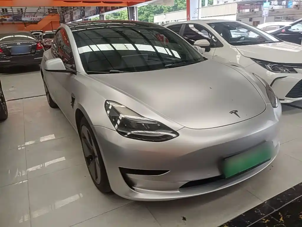 Tesla Model 3 — миниатюра 4