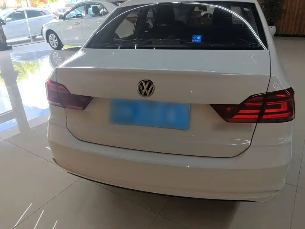 Volkswagen Santana — миниатюра 6