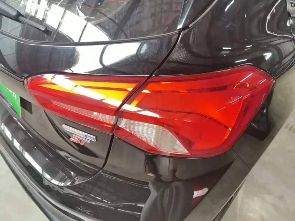 Ford Focus — миниатюра 8