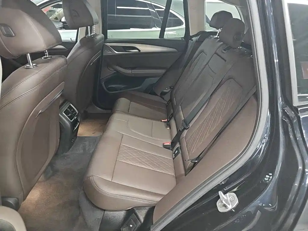 BMW iX3 — миниатюра 17