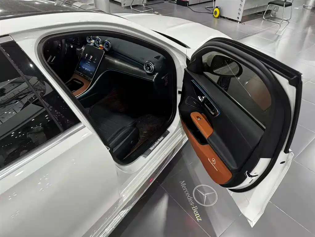 Mercedes-Benz C-Class — миниатюра 22