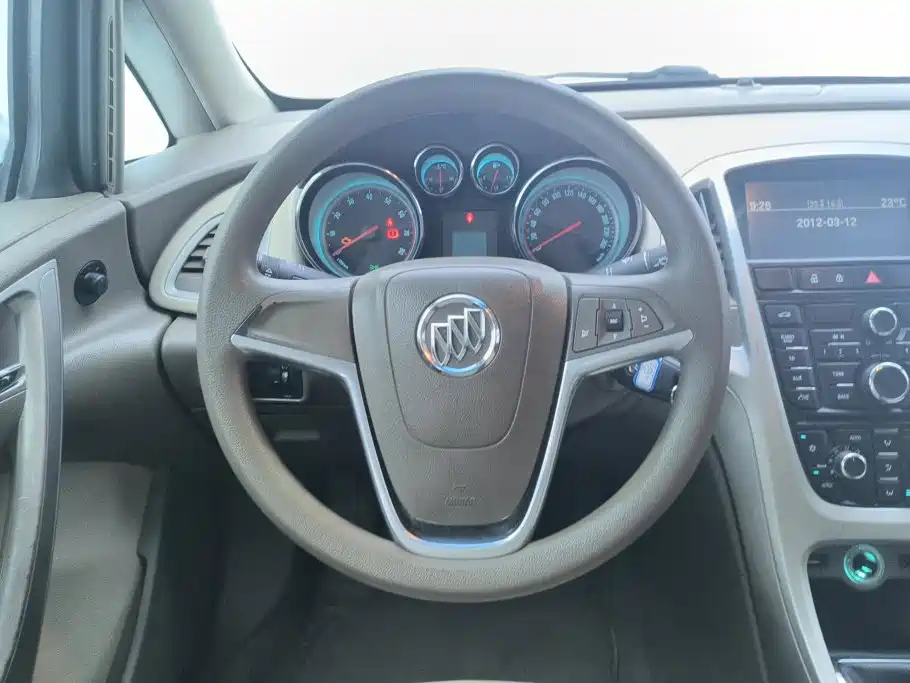 Buick Excelle — миниатюра 15