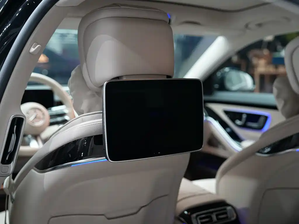 Mercedes-Benz S-Class — миниатюра 12
